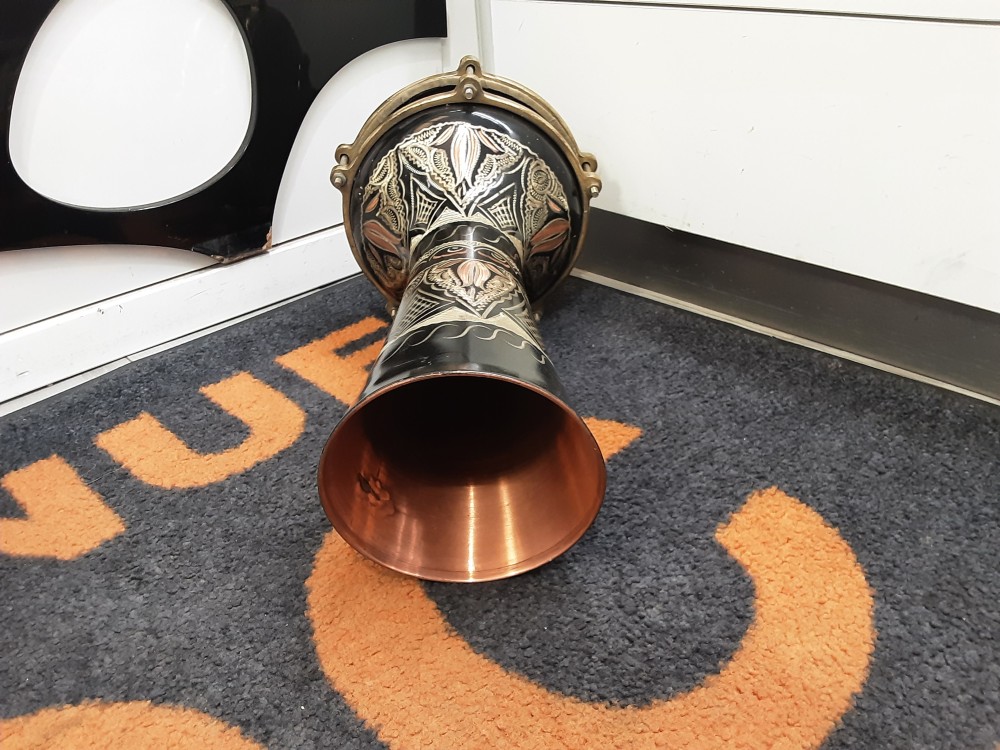 DJEMBE PIED EN CUIVRE