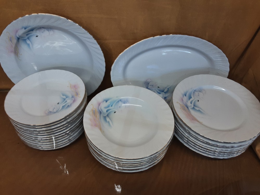 SERVICE EN PORCELAINE DECOR CYGNE