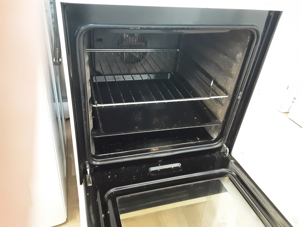 CUISINIERE VITROCERAMIQUE FOUR CATALYSE INDESIT