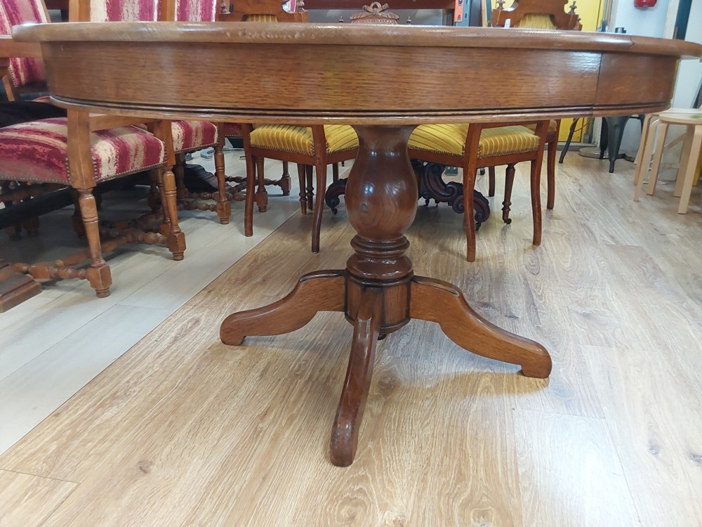 TABLE OVALE EN BOIS SANS ALLONGES