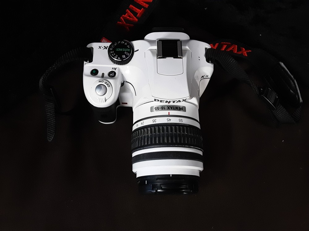 APPAREIL PHOTO NUMERIQUE PENTAX 18-55 K-X BLANC