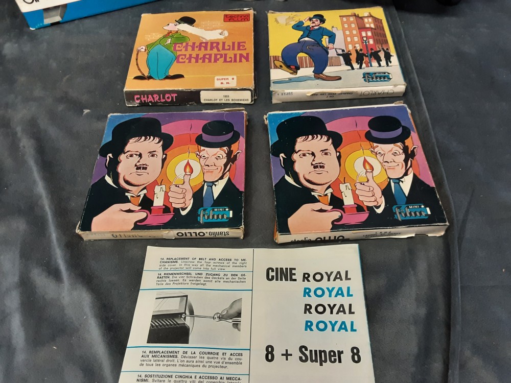 PROJECTEUR VINTAGE FILMS 8 MM ET SUPER 8 ROYAL MILANO GIOCA+ 4 FILMS