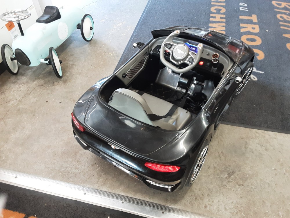 VOITURE ENFANT ELECTRIQUE BENTLEY NOIRE