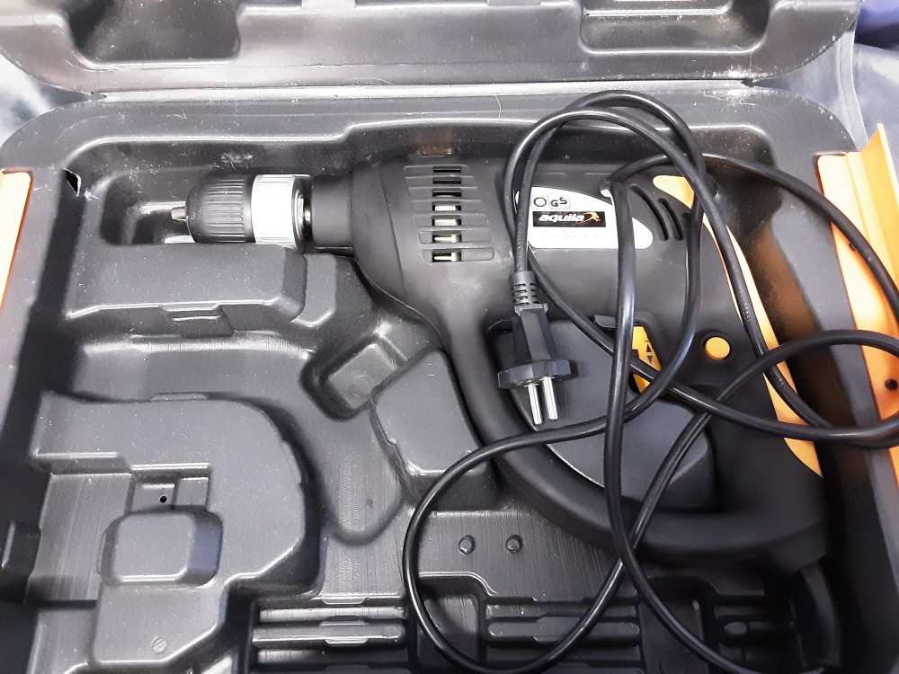 PERCEUSE AQUILA 950W A FIL AVEC EMBOUTS ET FORETS