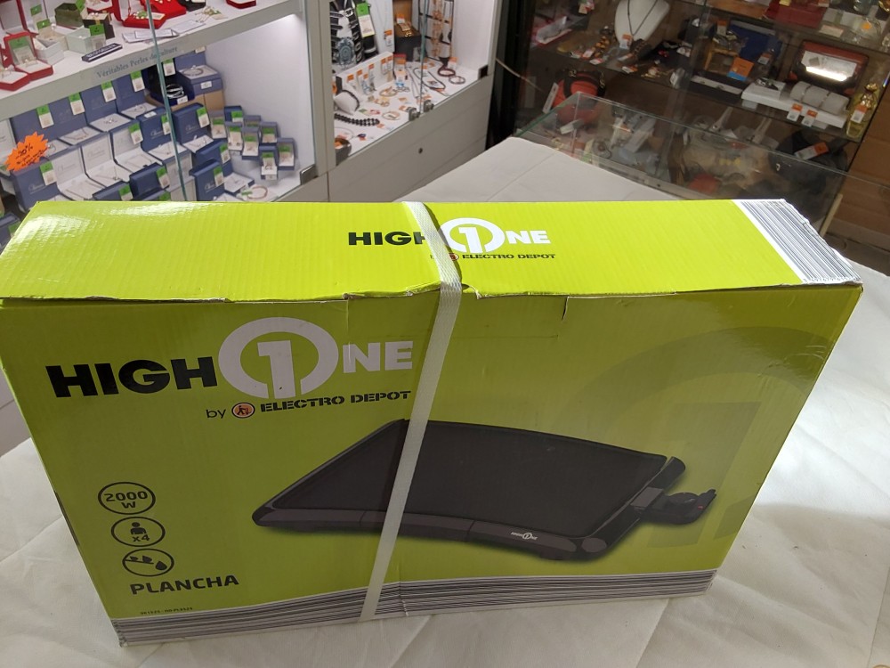 PLANCHA HIGH ONE JAMAIS SERVI DANS SON CARTON