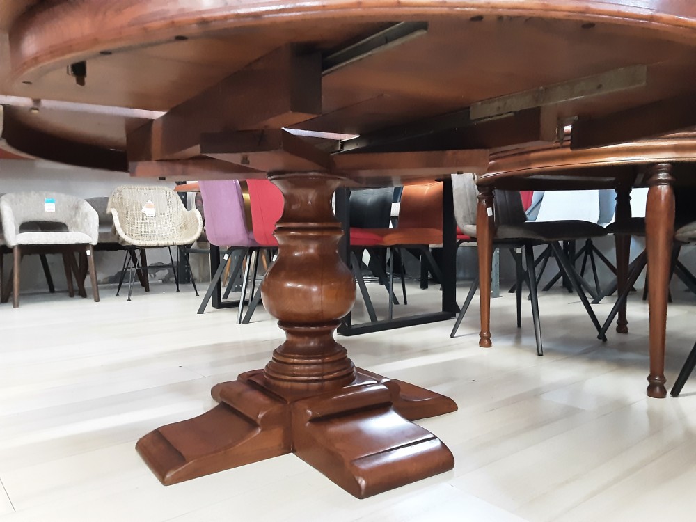 TABLE RONDE EN CHENE MASSIF AVEC 1 ALLONGE DE 40 CM = 162 CM OUVERTE