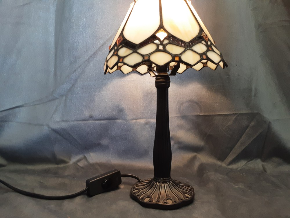 LAMPE STYLE TIFFANY ABAT JOUR EN PATE DE VERRE PM