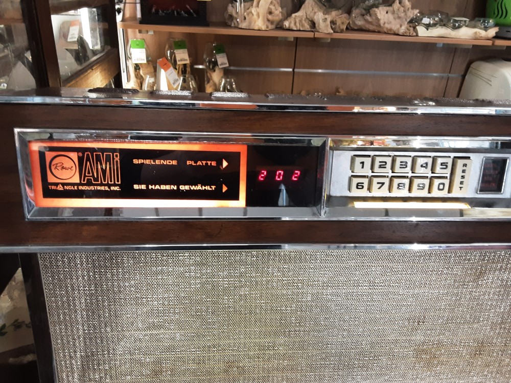 JUKEBOX ROWE AMI ETAT OK VENDU SANS LES DISQUES