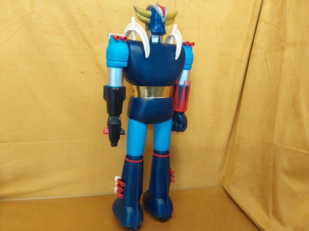 GOLDORAK MATTEL EN PLASTIQUE - FABRICATION ALLEMANDE DE 1978 HAUT. 60CM