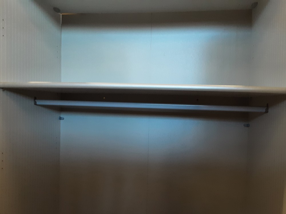 ARMOIRE 4 PORTES