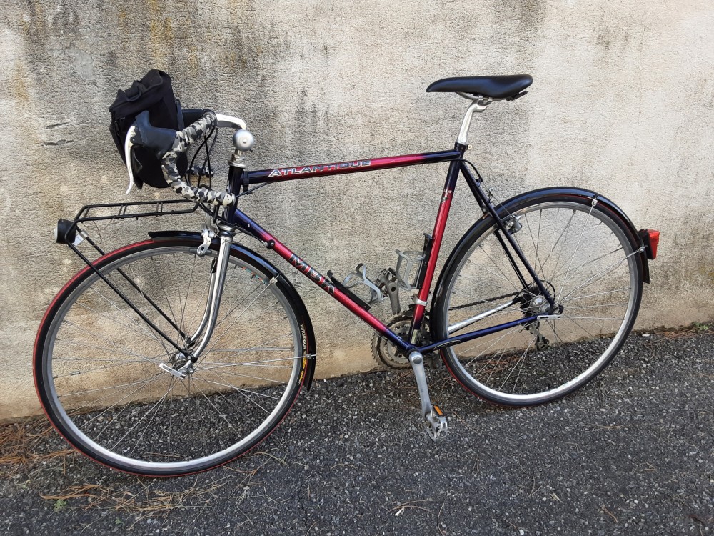 VELO DE COURSE MBK BORDEAUX ET NOIR