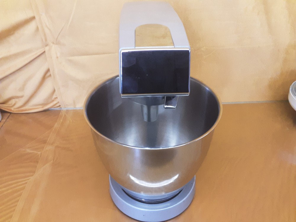 ROBOT MULTIFONCTION KENWOOD AVEC ACCESSOIRES
