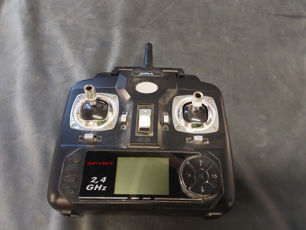 DRONE SPYRIT T5146 AVEC 2 BATTERIES ET 1 TÉLÉCOMMANDE