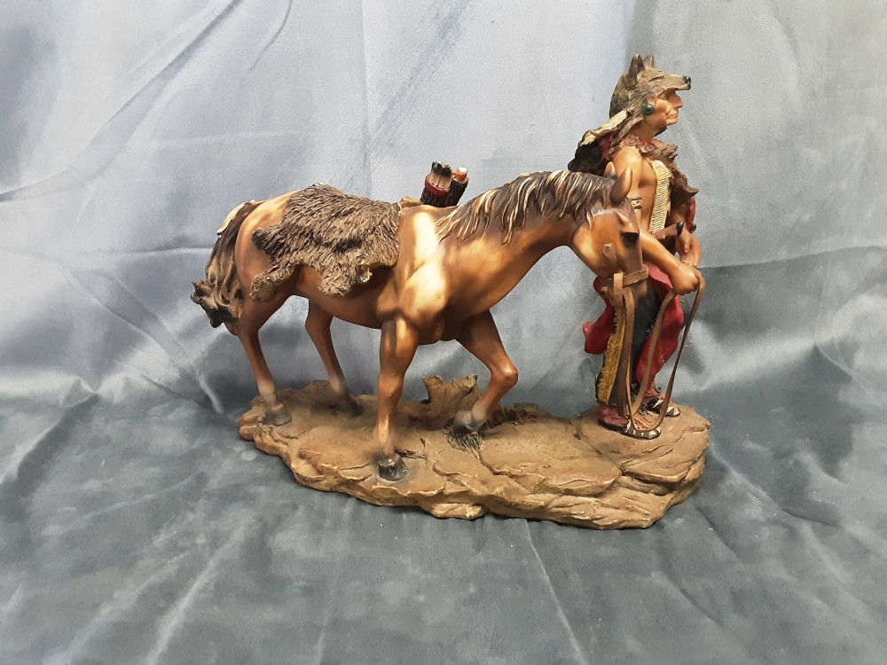 STATUETTE INDIENNE AVEC CHEVAL MM EN RÉSINE