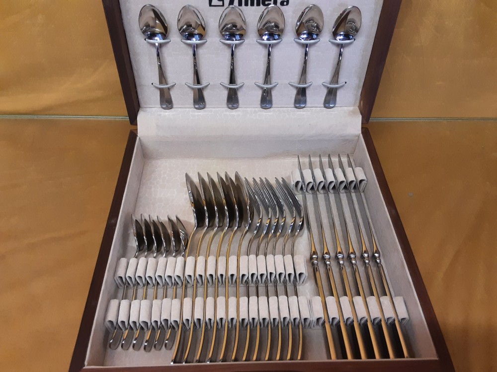 MENAGERE 30 PCS EN INOX DANS SA BOITE