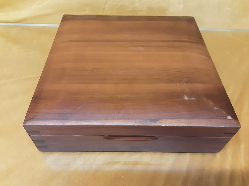 MENAGERE 30 PCS EN INOX DANS SA BOITE