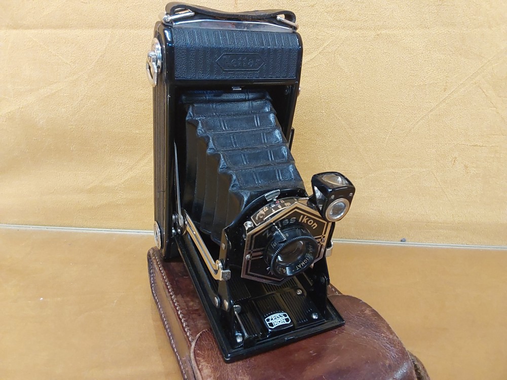 APPAREIL PHOTO A SOUFFLE ZEISS IKON AVEC ETUI CUIR