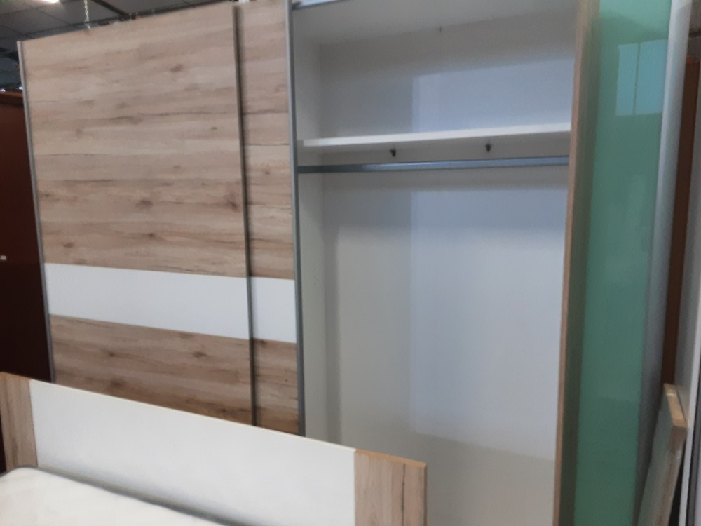 CHAMBRE LIT 160 X 200 + 2 CHEVETS + ARMOIRE 2 PORTES COULISSANTES BICOLORE VENDUE SANS SOMMIER NI MA