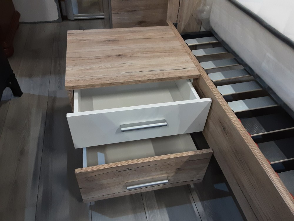 CHAMBRE LIT 160 X 200 + 2 CHEVETS + ARMOIRE 2 PORTES COULISSANTES BICOLORE VENDUE SANS SOMMIER NI MA