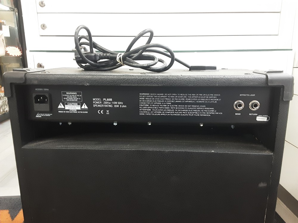 AMPLIFICATEUR COMBO POUR GUITARE BASSE ELECTRIQUE MARQUE FAME 60 W