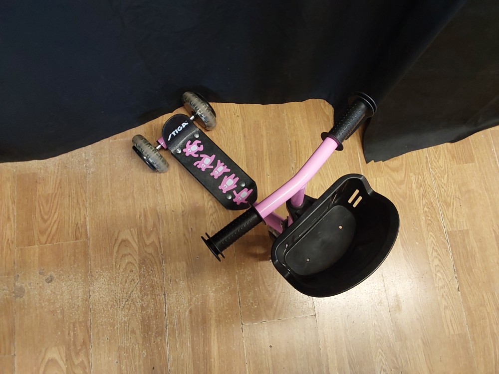 TROTINETTE ENFANT 3 ROUES,ROSE ET NOIRE TIGA