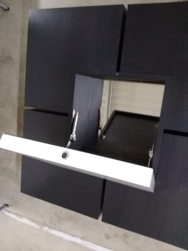 TABLE BASSE CARRÉE AVEC RANGEMENT 110 X 110CM