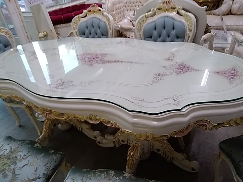 TABLE BAROQUE BEIGE DORÉE COULEUR AVEC 6 CHAISES TISSU VERT