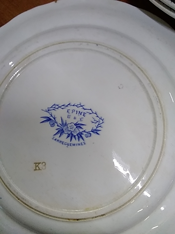 LOT DE 11 ASSIETTES PLATES 'EPINE' SARREGUEMINES