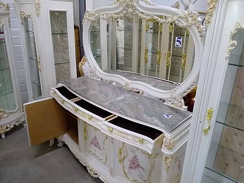 ENSEMBLE BUFFET 2 VITRINES BAROQUE MARBRE ET MIROIR