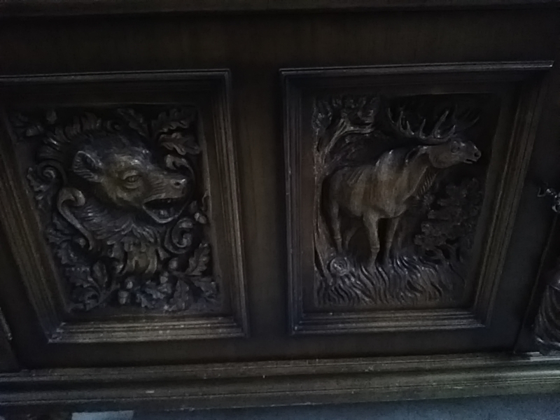 BUFFET BAS 2 PORTES VITRÉES ET 2 PORTES SCULPTÉES