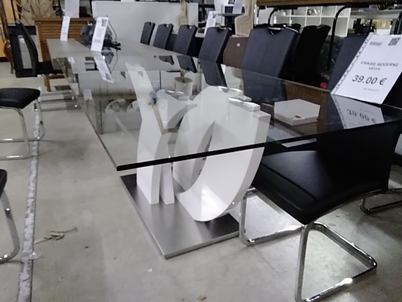 TABLE MODERNE VERRE