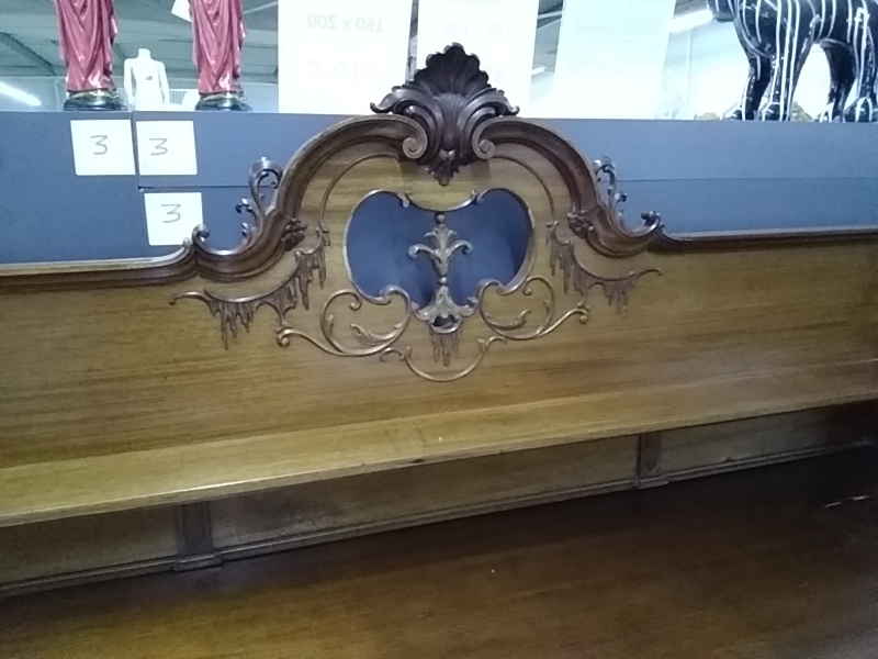 BUFFET BAS STYLE BAROQUE LES PIEDS EN PATTES D’AIGLE