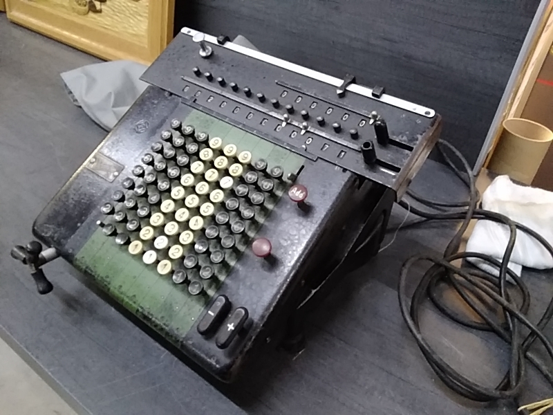 CALCULATRICE ÉLECTRIQUE ANCIENNE RHEINMETALL