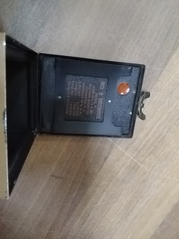 APPAREIL PHOTO BROWNIE 2