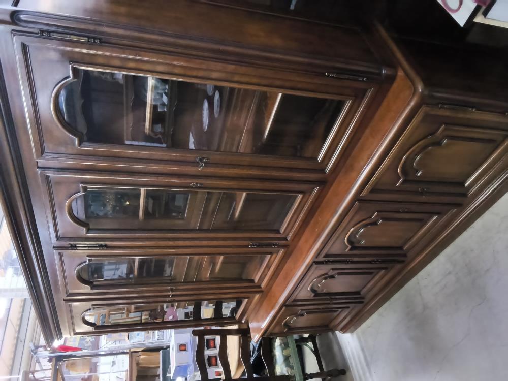 VITRINE 2 CORPS 4 PORTES ET 4 PORTES VERRES