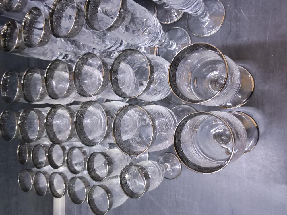 LOT DE 12 VERRES A VIN STYLE MURANO MEDECIS ANNÉE 60