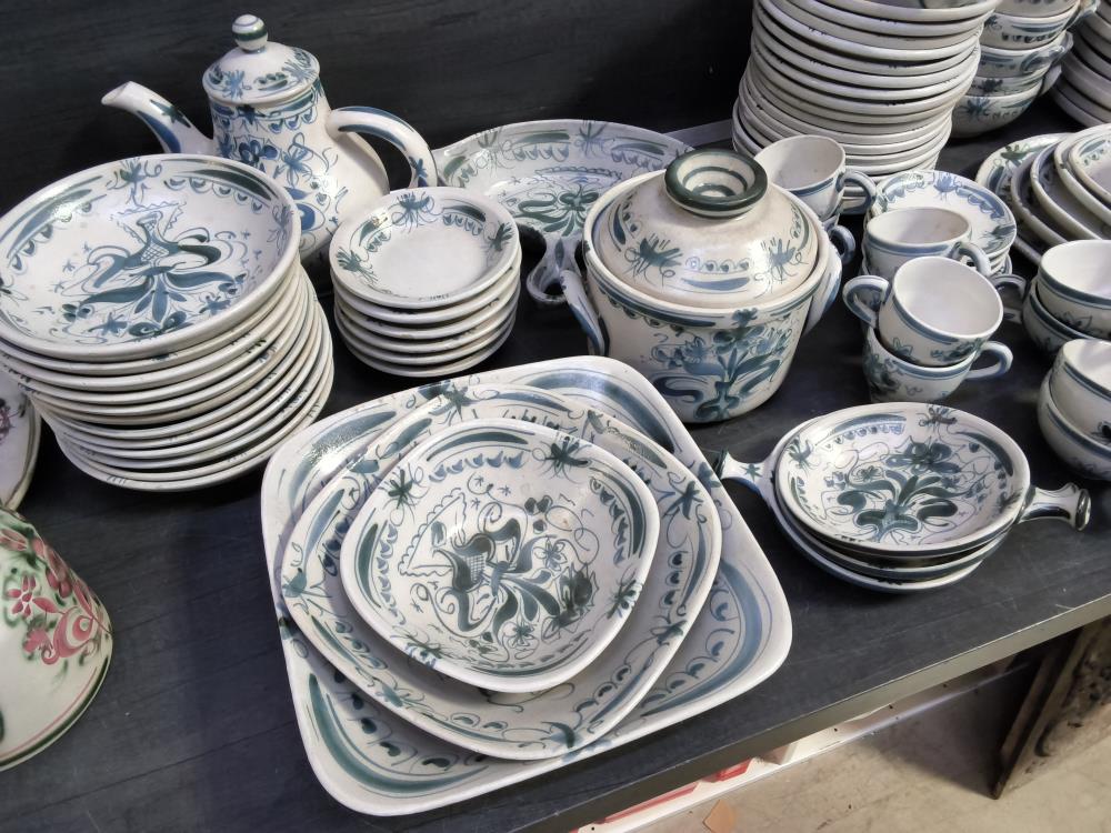 SERVICE EN GRES QUIMPER KERA LUC NEUF 94 PIÈCES