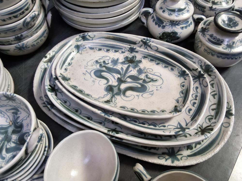 SERVICE EN GRES QUIMPER KERA LUC NEUF 94 PIÈCES