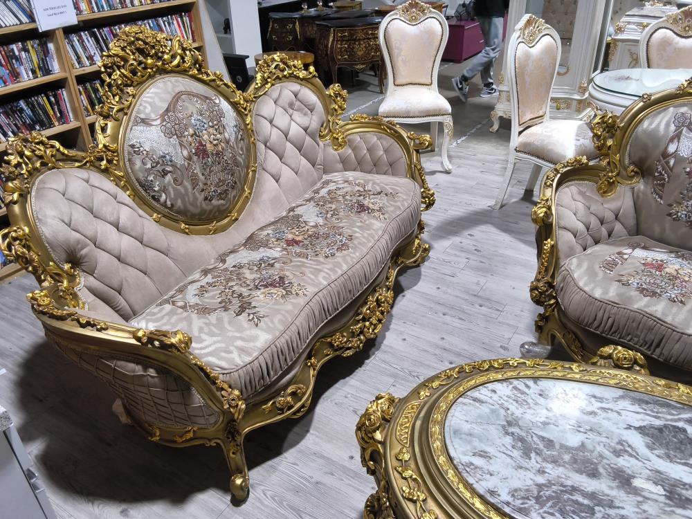 SALON BAROQUE DORÉ GÉANT COMPOSÉ DE 2 CANAPÉS 3 PLACES 2 FAUTEUILS ET 1 TABLE BASSPE