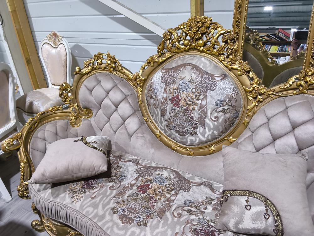 SALON BAROQUE DORÉ GÉANT COMPOSÉ DE 2 CANAPÉS 3 PLACES 2 FAUTEUILS ET 1 TABLE BASSPE