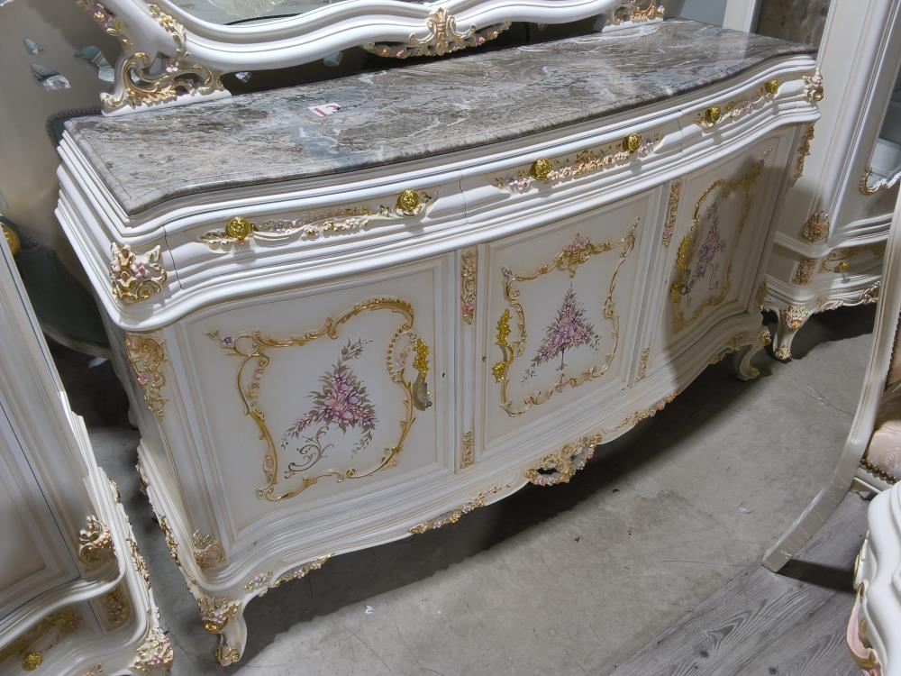 ENSEMBLE SAM COMPOSÉ 1 TABLE 222 X 105CM 8 CHAISES 1 BUFFET MIROIR ET 2 VITRINES