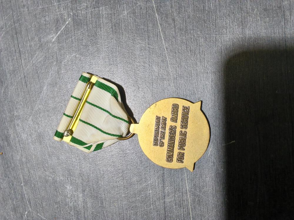 MÉDAILLE