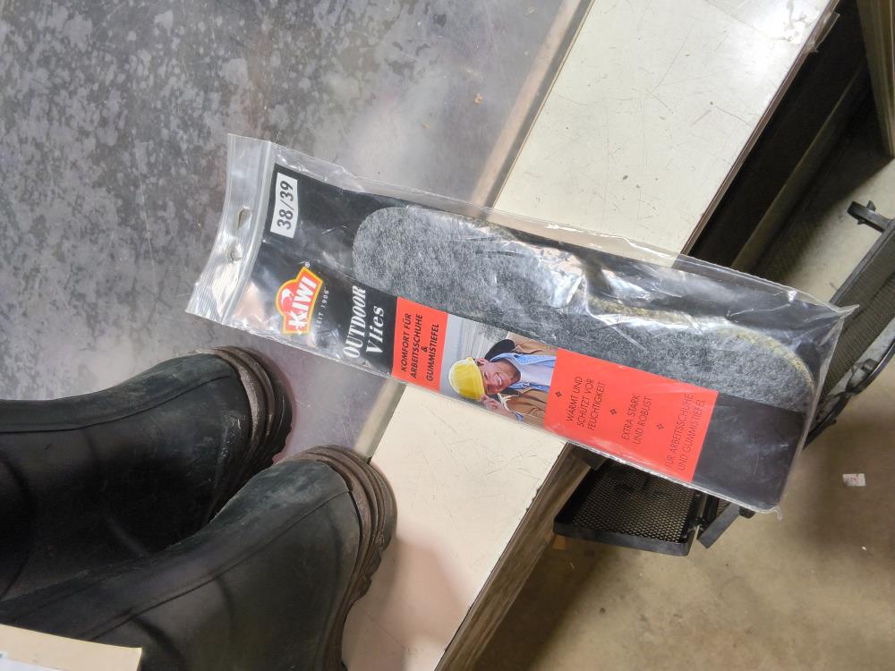 PAIRE DE BOTTES AIGLE POINTURE 39 AVEC SEMELLES NEUVE