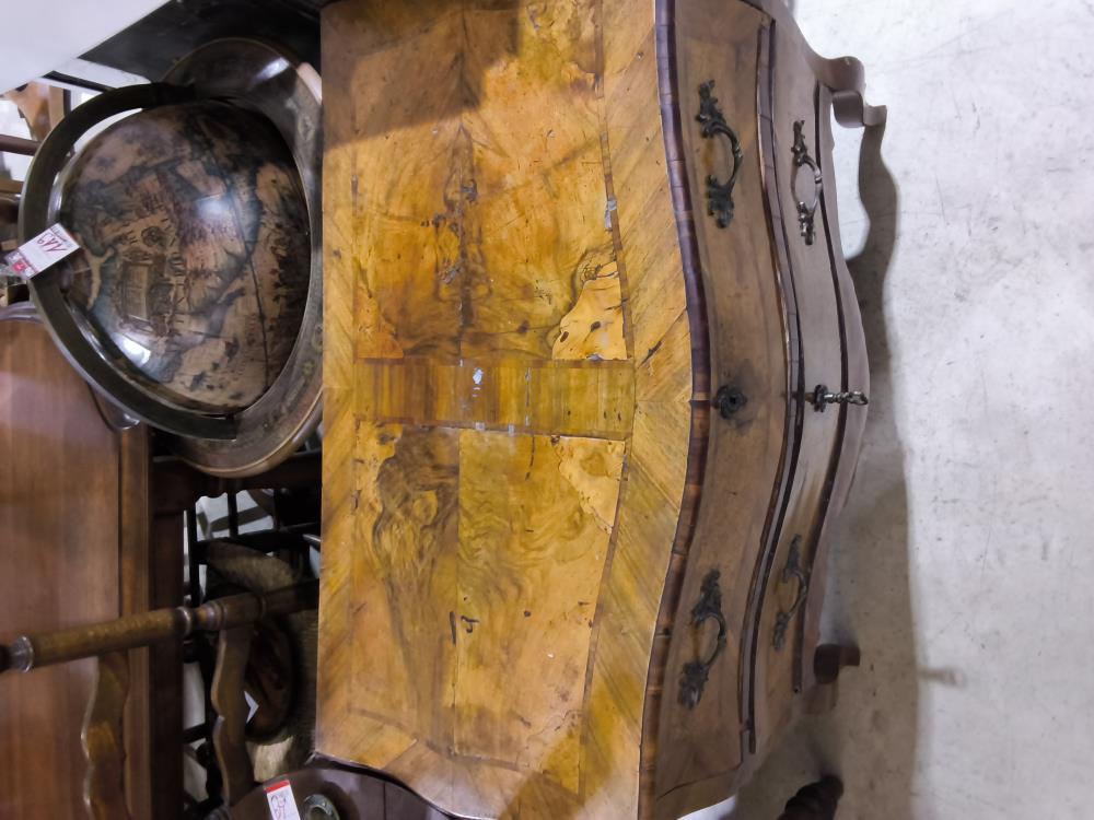 COMMODE ANCIENNE BOMBÉE 2 TIROIRS ET 1 CACHETTE MARQUETERIE DANS L'ÉTAT
