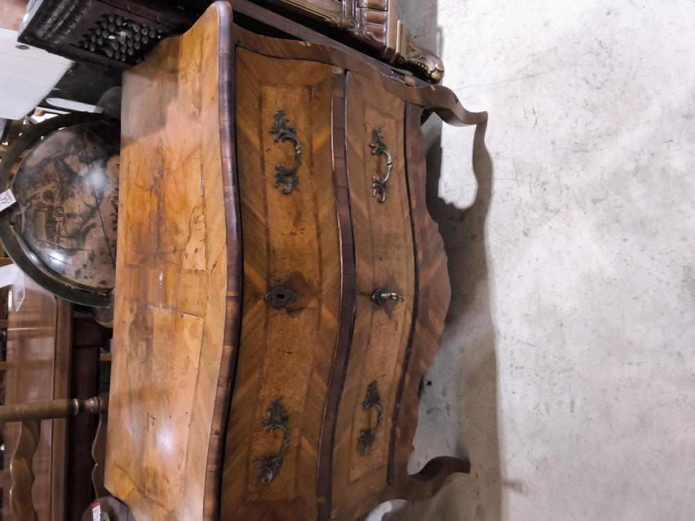 COMMODE ANCIENNE BOMBÉE 2 TIROIRS ET 1 CACHETTE MARQUETERIE DANS L'ÉTAT