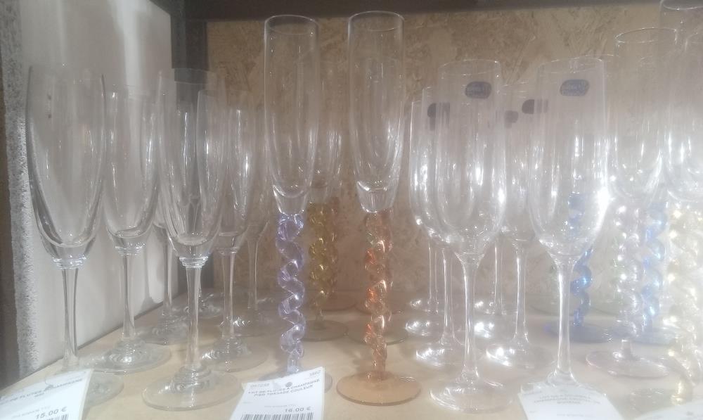 LOT DE FLUTES A CHAMPAGNE PIED TORSADE COULEUR