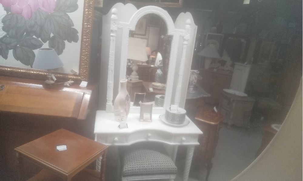 COIFFEUSE BLANCHE 3TIROIRS+TABOURET