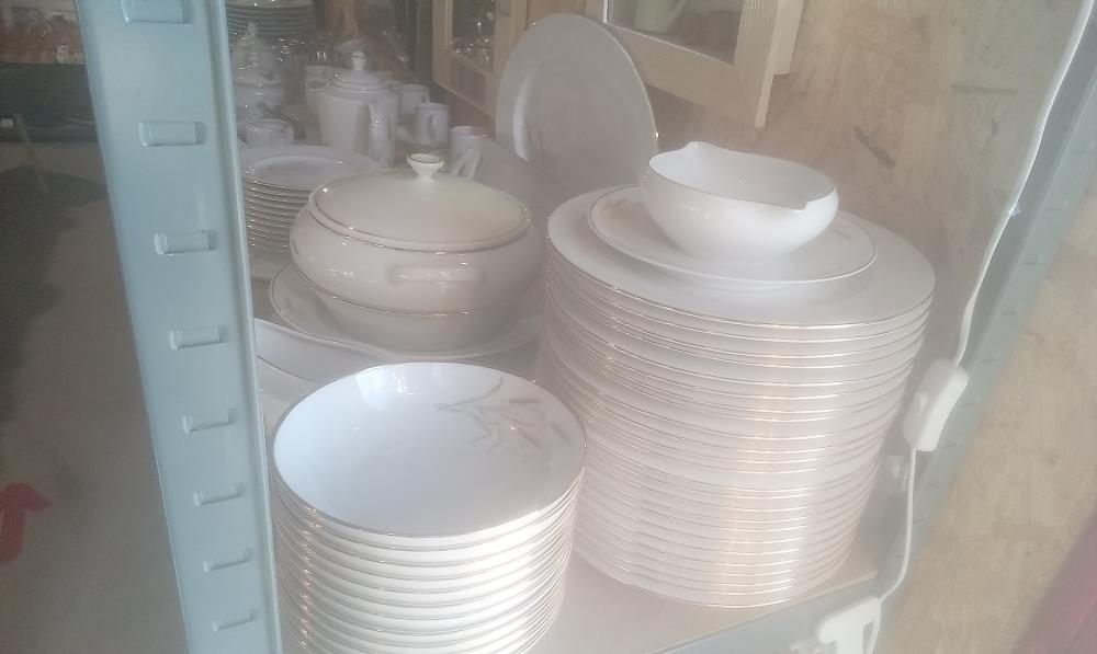 SERVICE PORCELAINE DECOR BLE ET LISERAI DORE
