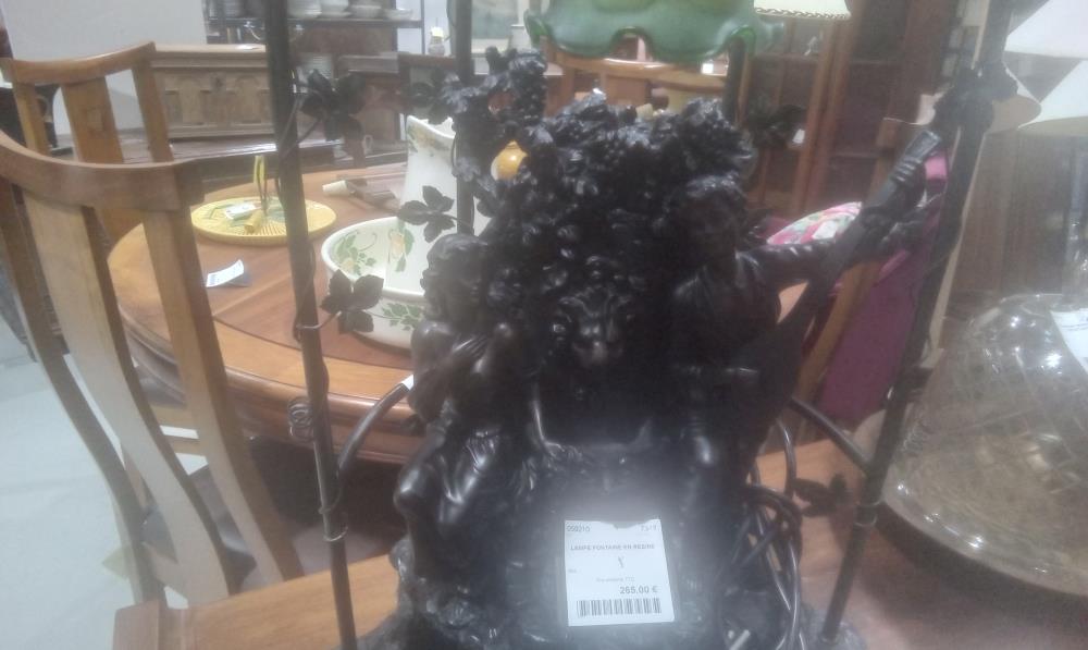 LAMPE FONTAINE EN RESINE