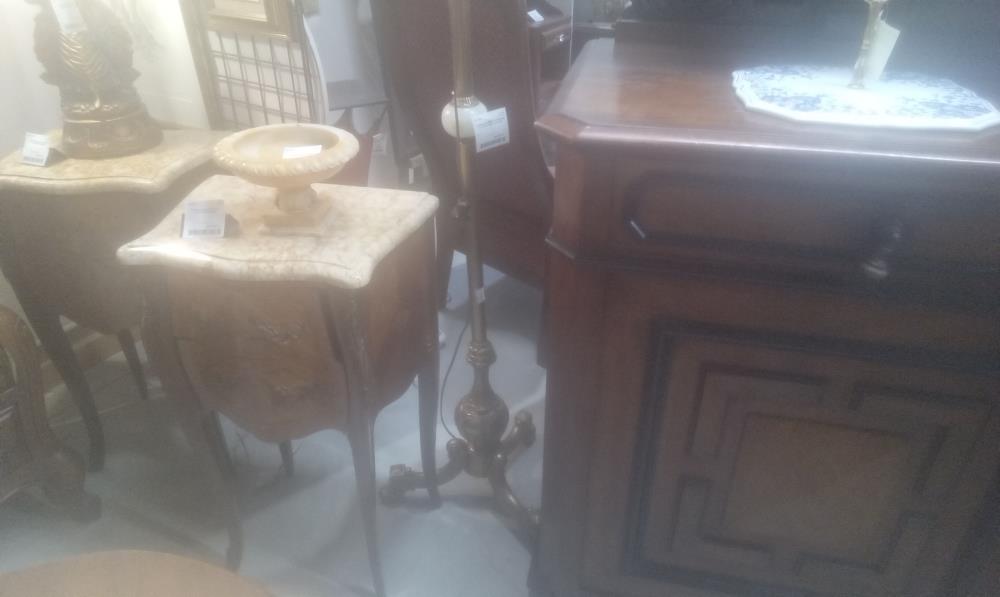 LAMPADAIRE LAITON TRIPODE ET ONYX+ABATJOUR GM